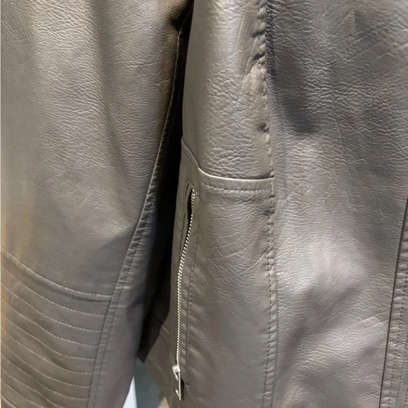 Bernardo Women's Silver Faux Leather Jacket - Picture 3 of 5